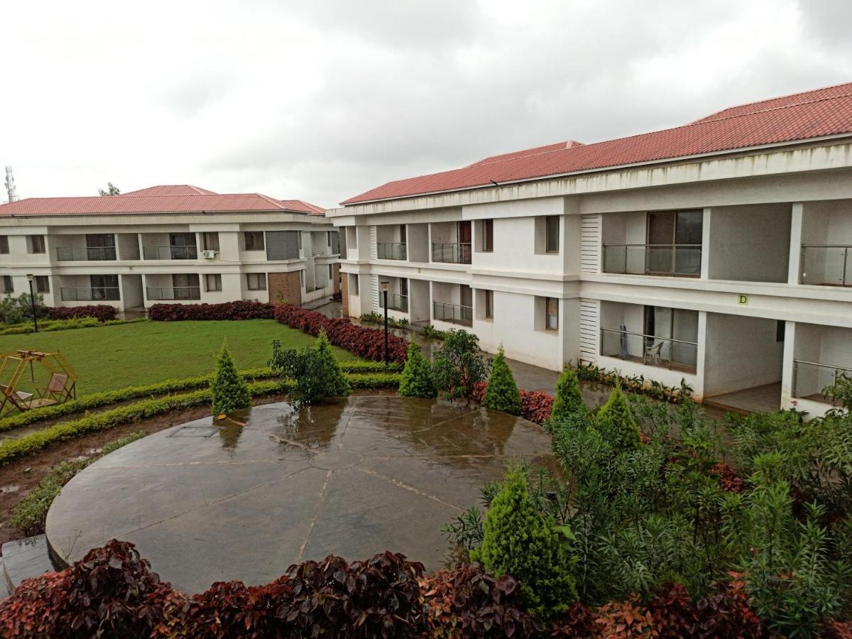 Parishreya Holiday Home Lonavala Ngoại thất bức ảnh
