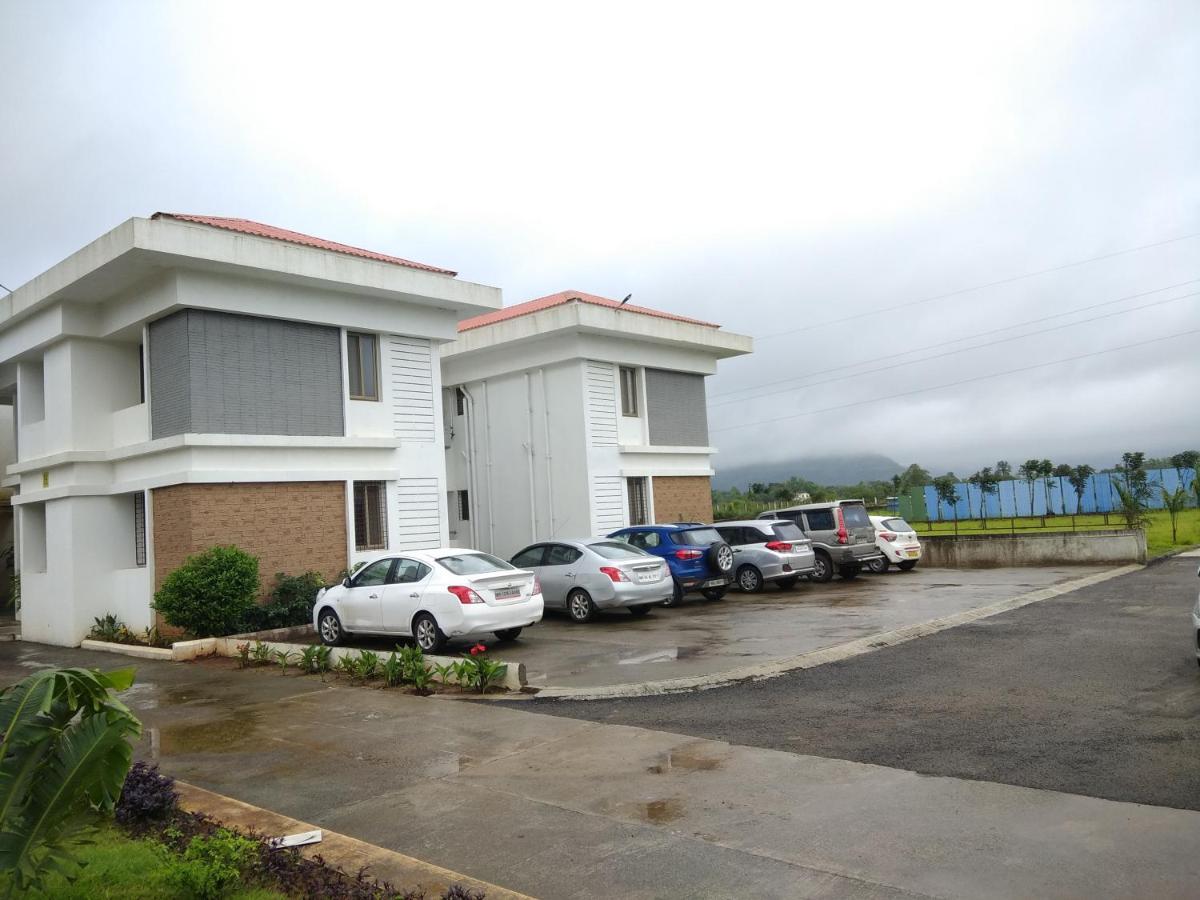 Parishreya Holiday Home Lonavala Ngoại thất bức ảnh